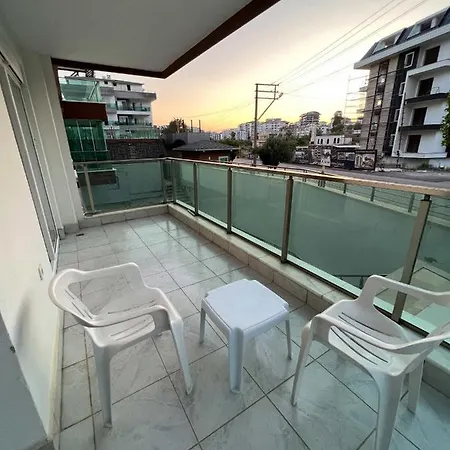 Peaceful Riverside Retreat 10-min Walk To Beach, Steps From National Park In