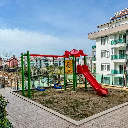 Peaceful Riverside Retreat 10-min Walk To Beach, Steps From National Park In Apartment